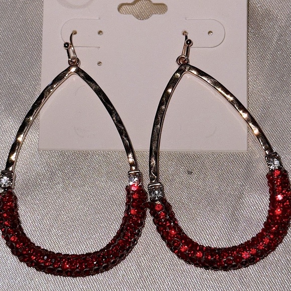New Cato Sparkling Red Rhinestone Gold Toned Teardrop Earrings - Picture 2 of 8